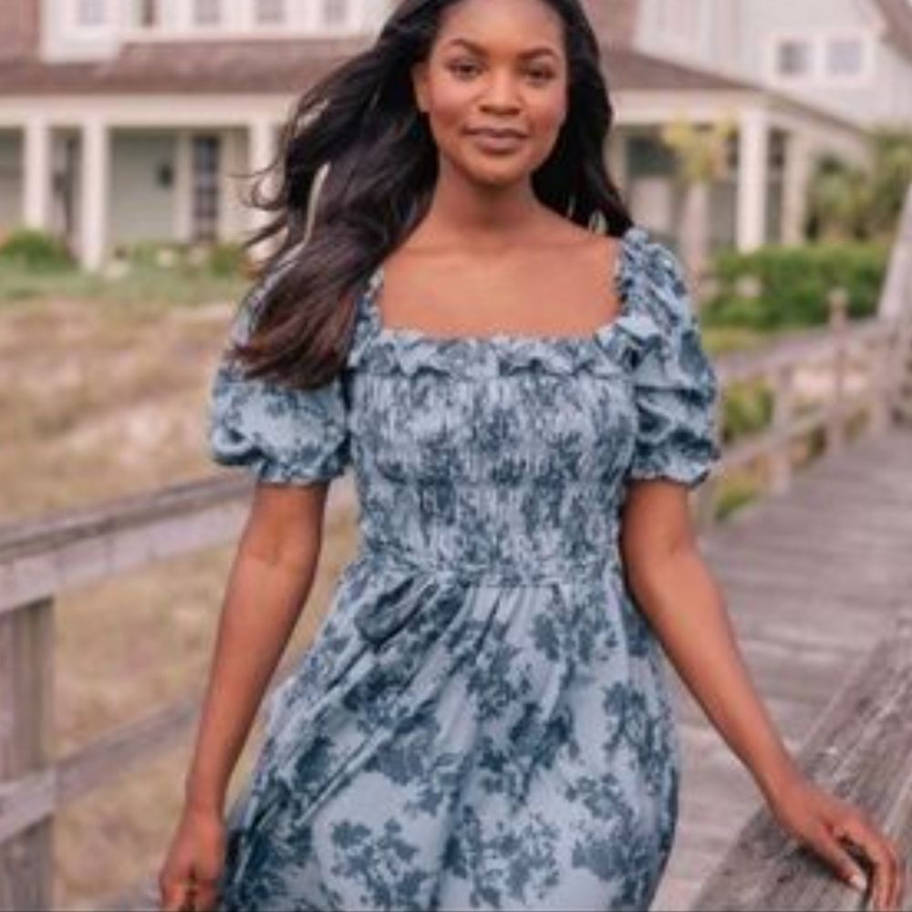 Gal Meets Glam Blue Toille